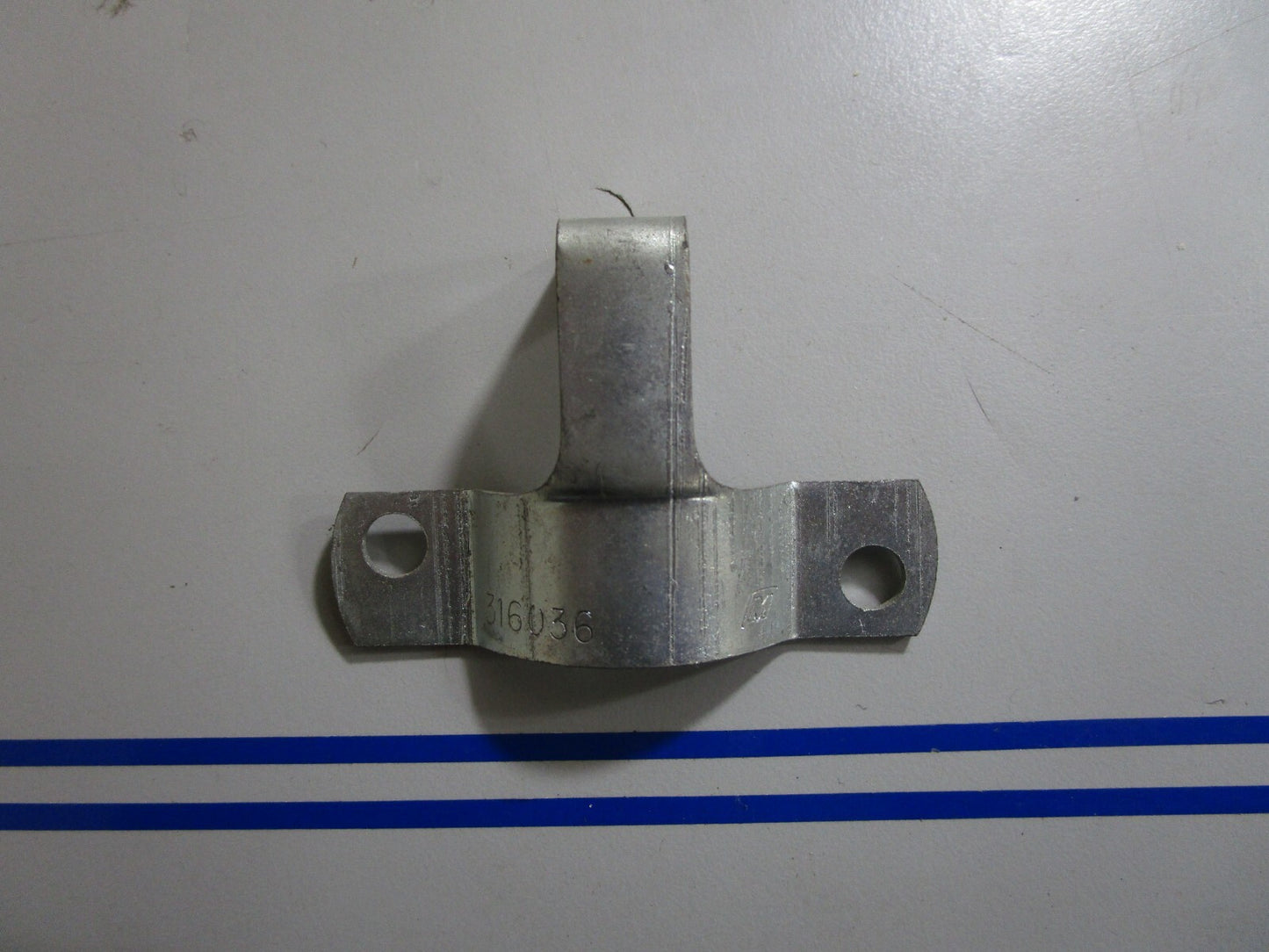 *NEW OEM* 0810 OMC Johnson Evinrude Choke Solenoid Clamp 316036 0316036