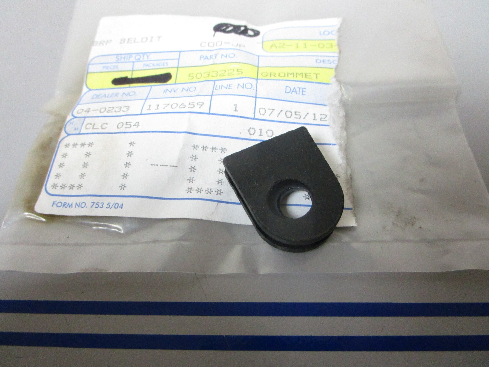 *NEW OEM* 0810 OMC Johnson Evinrude Grommet 5033225