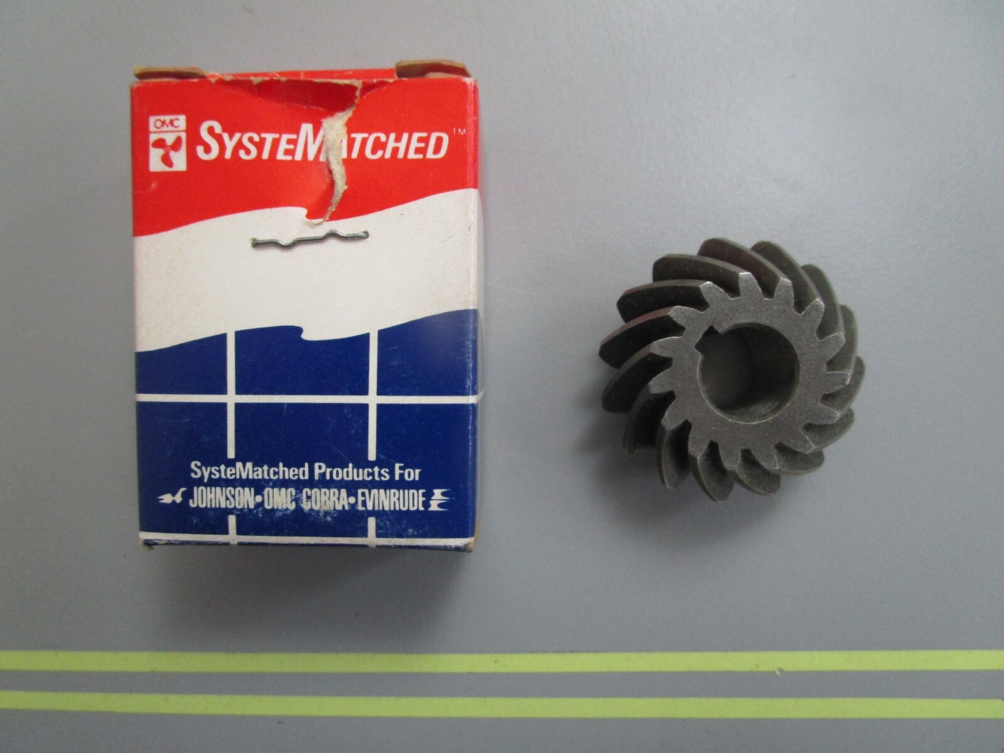 *NEW OEM* 0820 OMC Johnson Evinrude 15T Pinion 304009 0304009