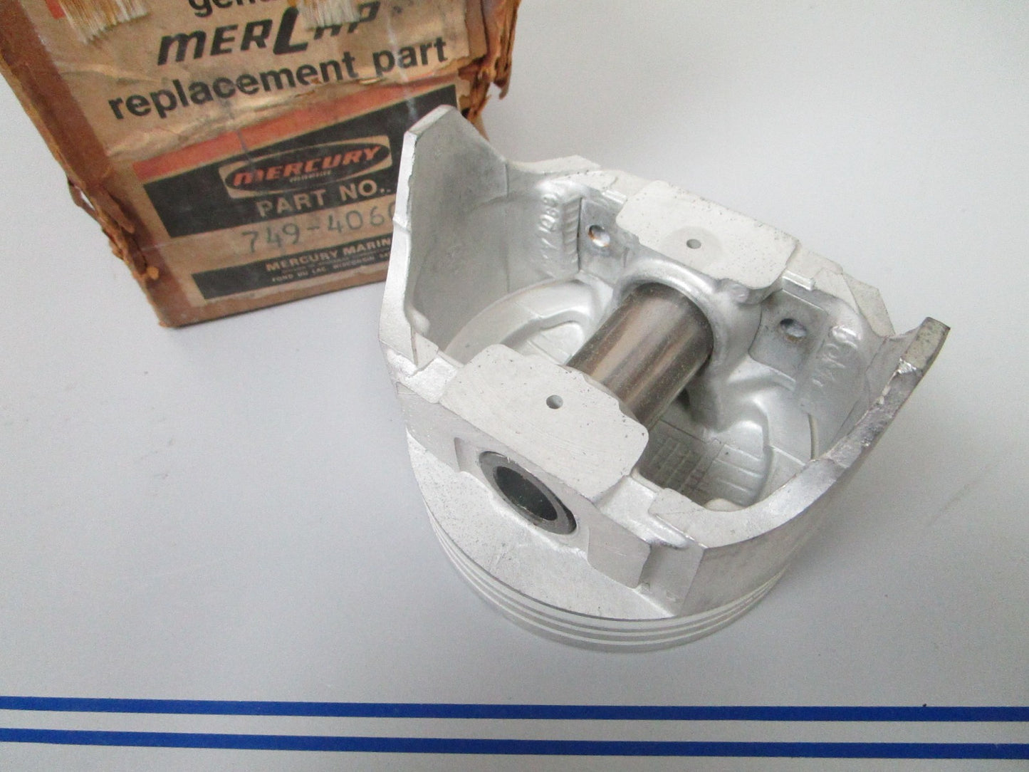 NEW OEM 749-4060 Mercury Mercruiser Ford 302 V8 1970- 1972 OS .020 Piston 0720