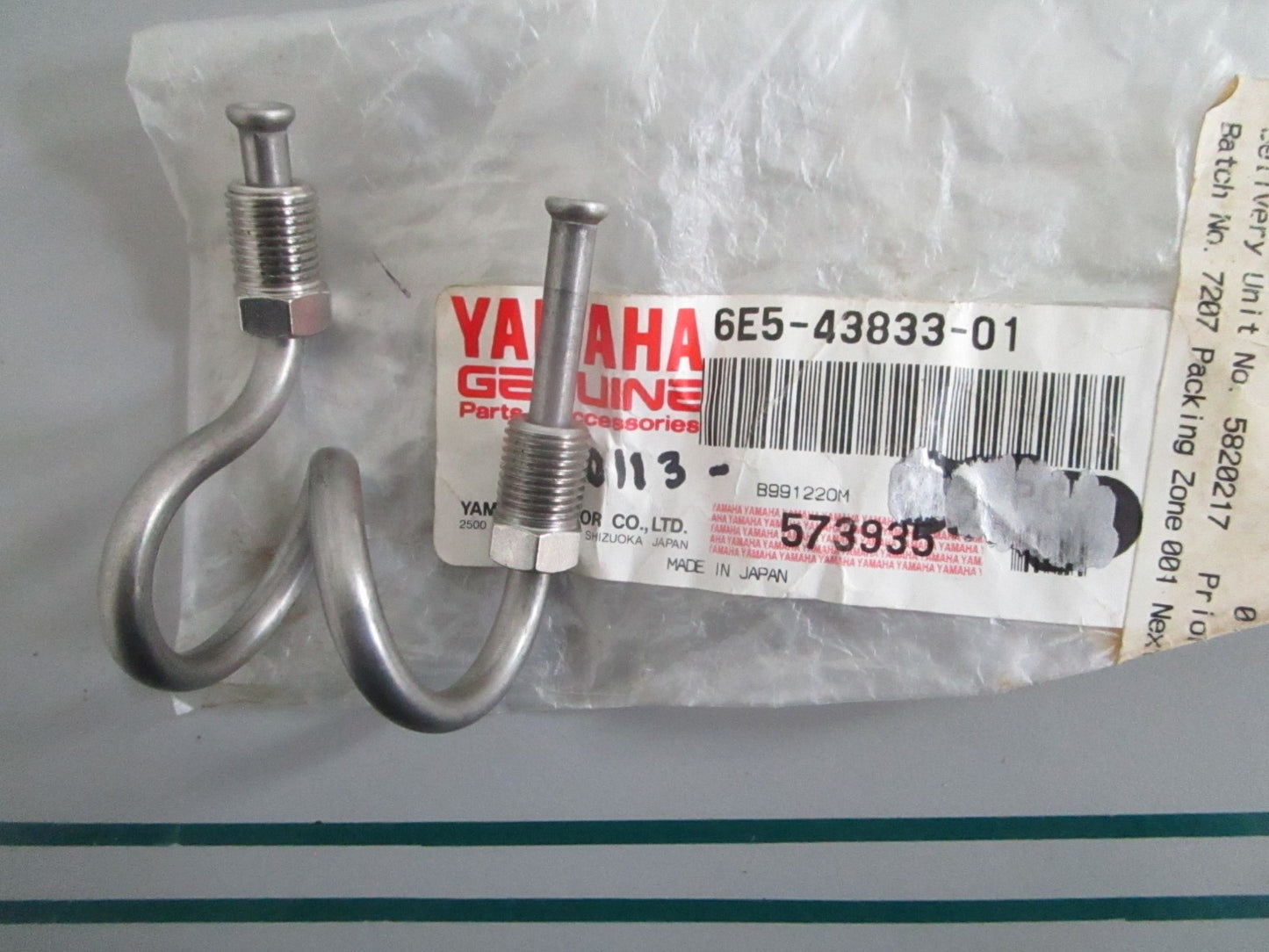 NEW OEM 6E5-43833-01-00 Yamaha Pipe 0820