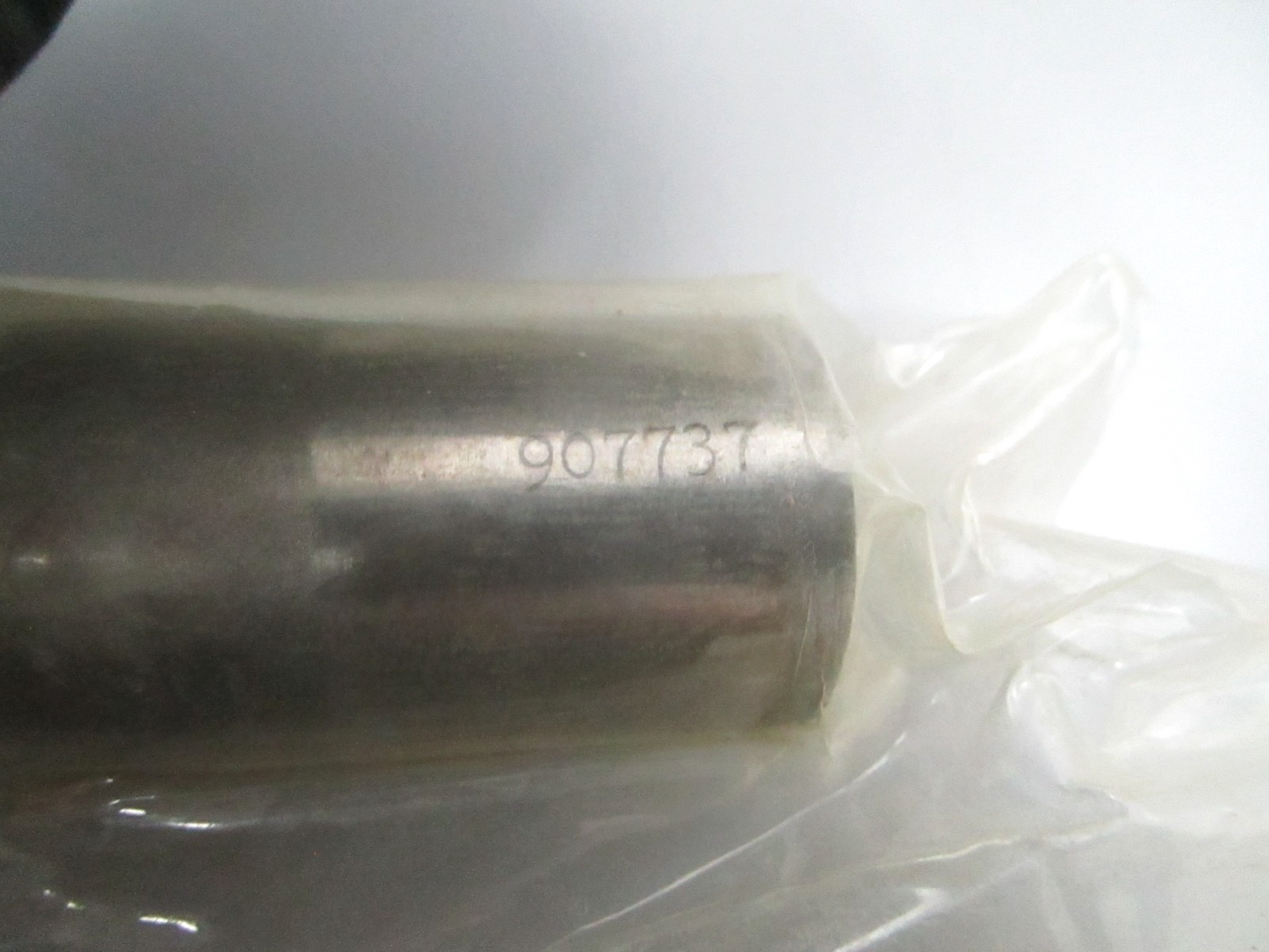 *NEW OEM* 0810 OMC Johnson Evinrude Shaft 980335 0980335