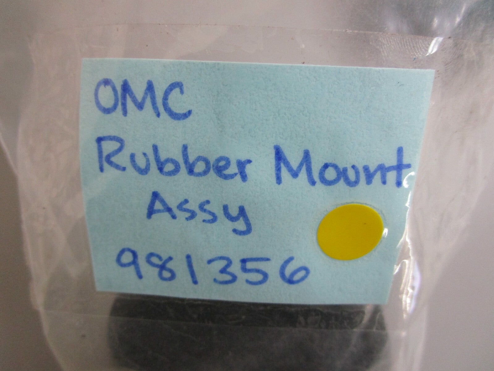 *NEW OEM* 0810 OMC Johnson Evinrude Rubber Mount Assembly 981356 0981356