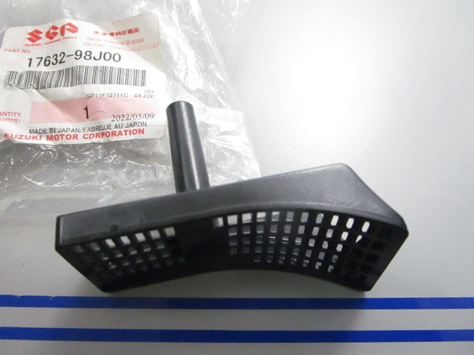 *NEW OEM* 0810 Suzuki STBD Water Filter 17632-98J00