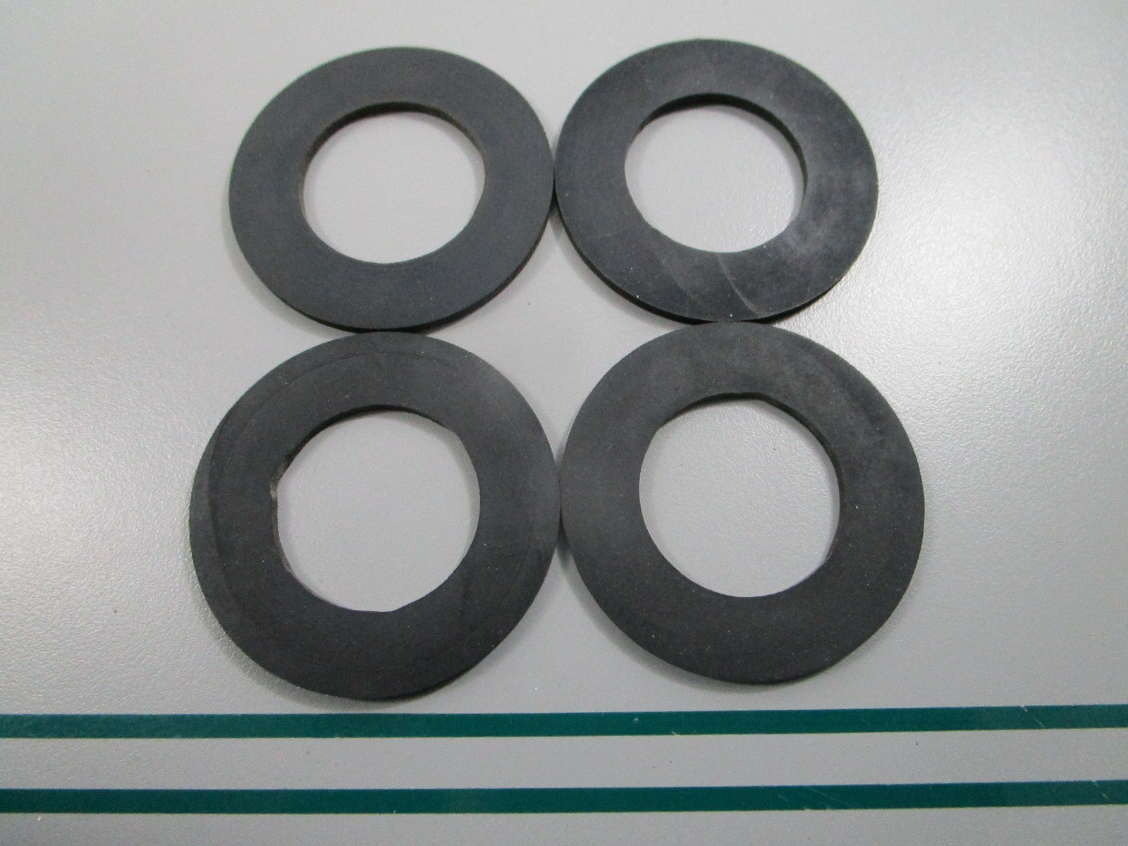 NEW OEM (LOT OF 4) 301835 0301835 OMC Johnson Evinrude Gasket 0810