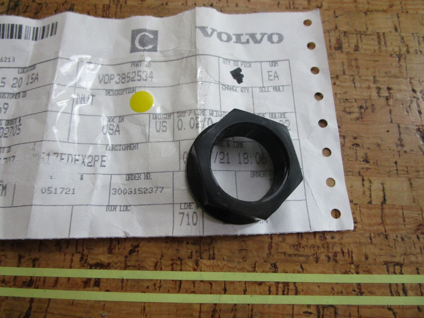 *NEW OEM* 0810 Volvo Penta Nut 3852534