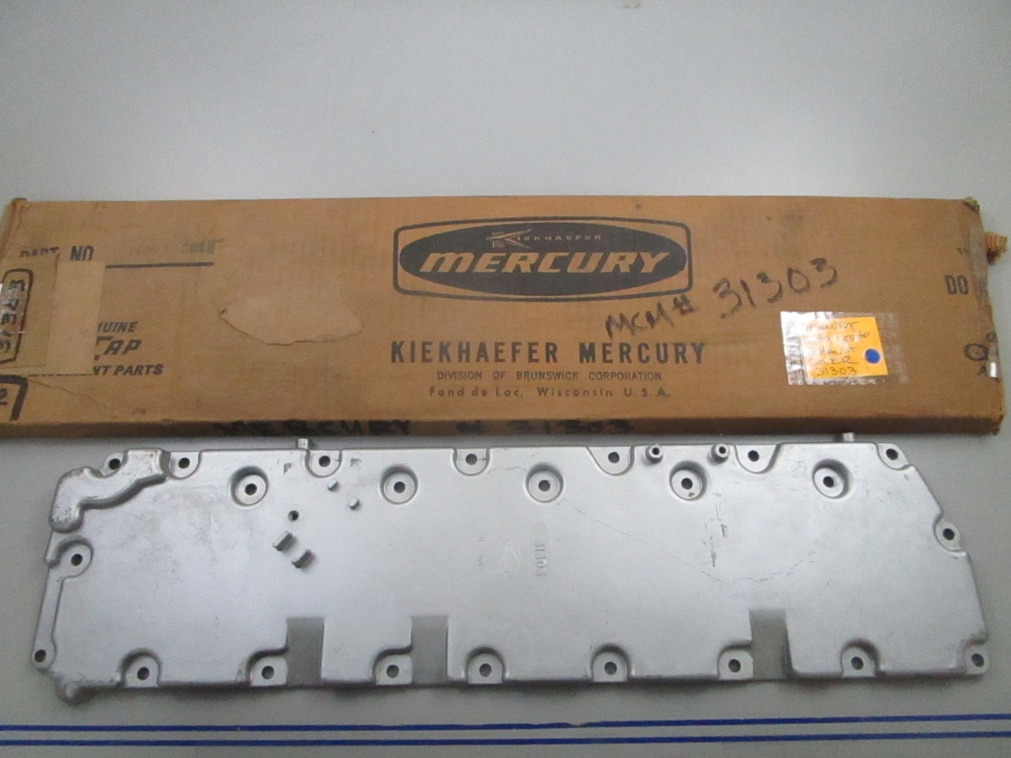 *NEW OEM* 0820 Mercury Quicksilver 80HP 100HP Exhaust Cover 31303