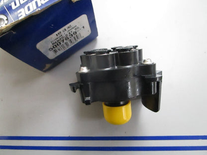 *NEW OEM* 0820 OMC Johnson Evinrude Oil Manifold Ay 5007639