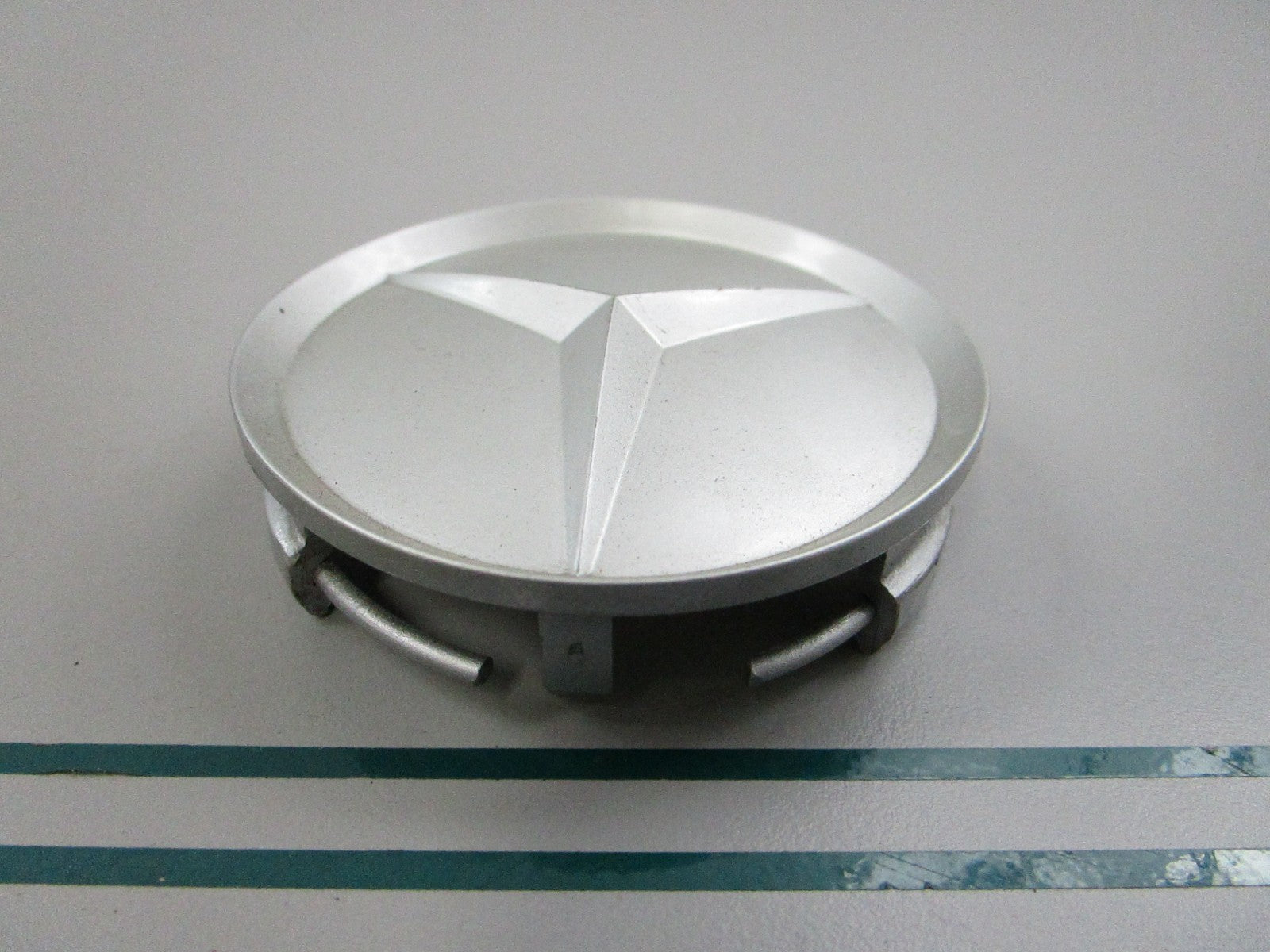 NEW OEM 2014010225 Mercedes-Benz Wheel Center Cap 0810