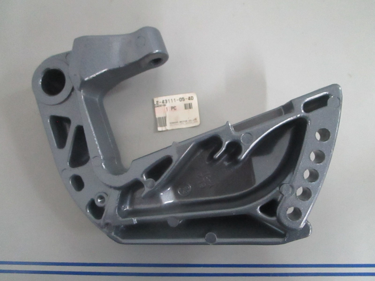 *NEW OEM* 0820 Yamaha Clamp Bracket 6L2-43111-05-4D