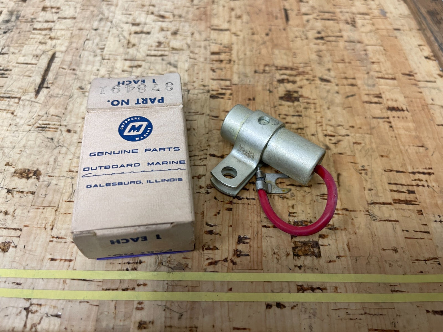 *NEW OEM* 0810 OMC Johnson Evinrude Condenser 378491 0378491