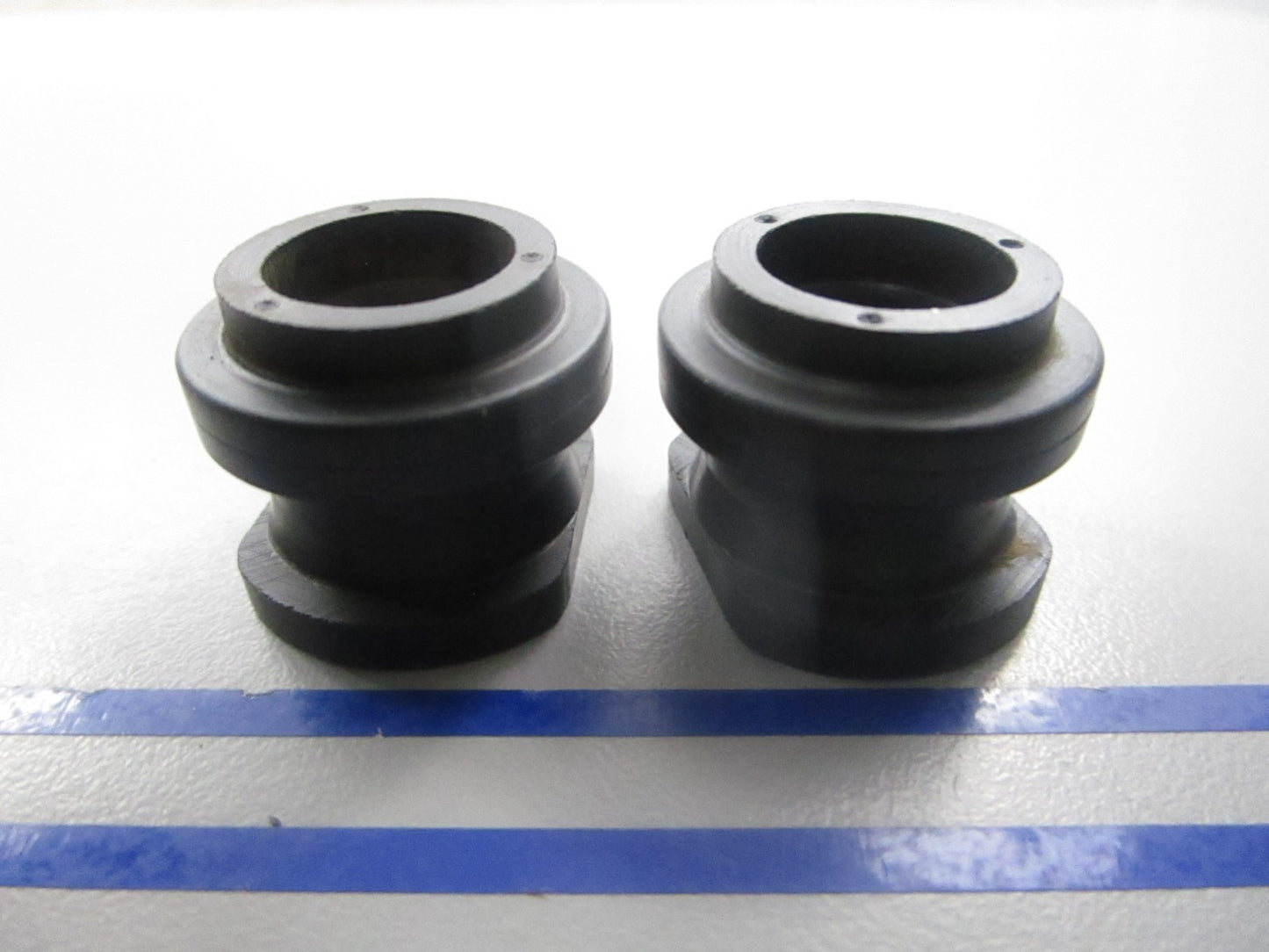 NEW OEM (LOT OF 2) 314331 0314331 OMC Johnson Evinrude Grommet 0810