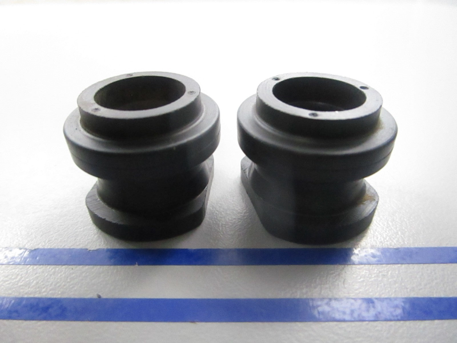 NEW OEM (LOT OF 2) 314331 0314331 OMC Johnson Evinrude Grommet 0810