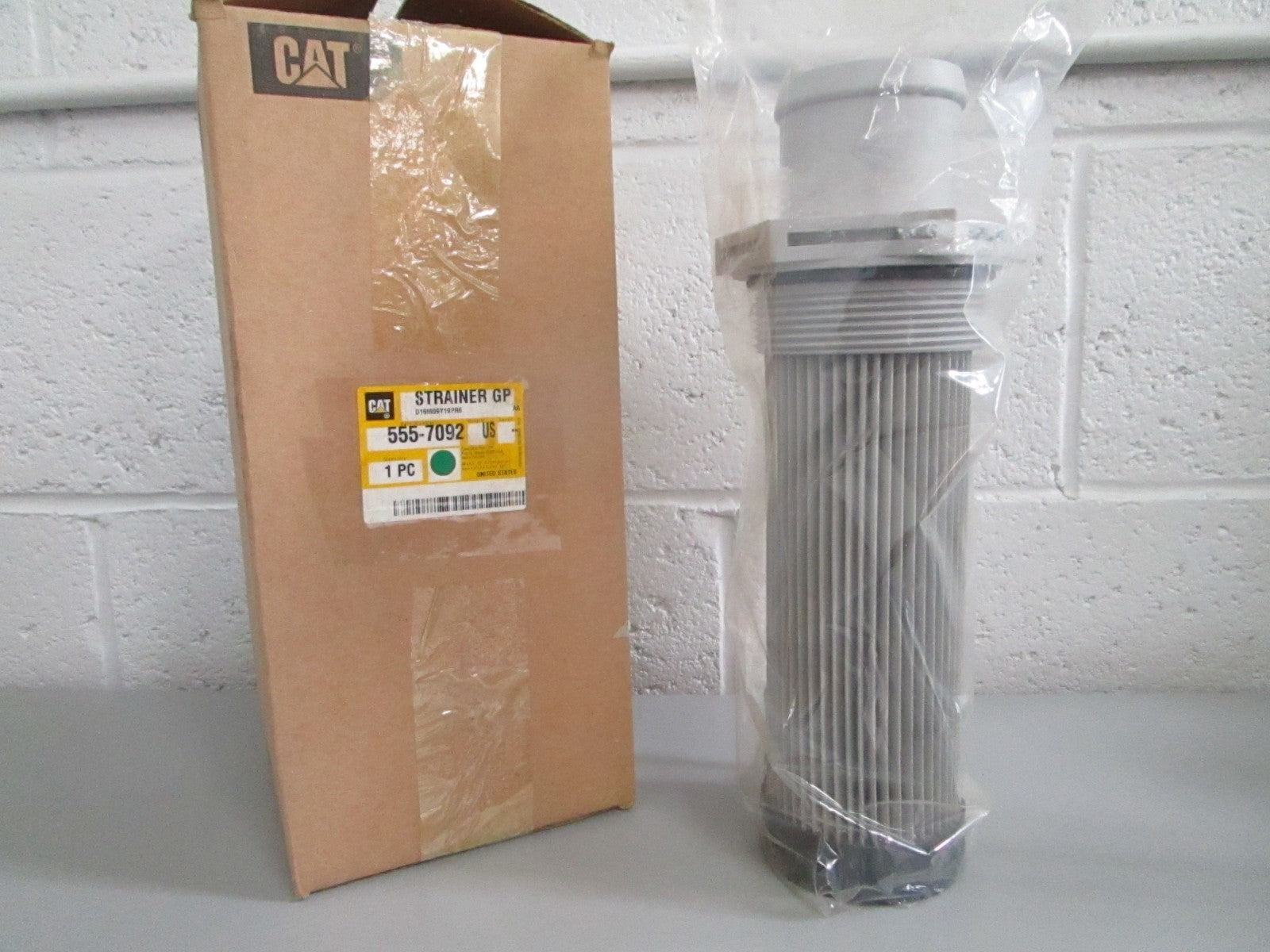 Caterpillar 555-7092 NEW OEM Strainer CAT Heavy Equipment Genuine Factory 0820