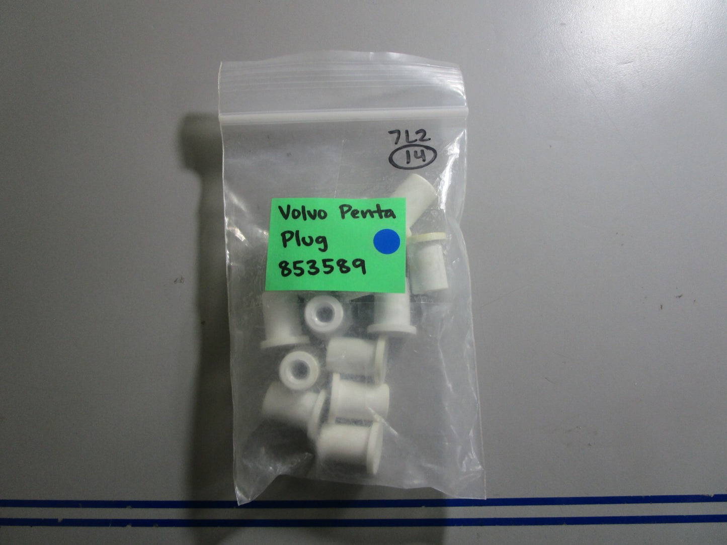 *NEW OEM* (LOT OF 2) 0810 Volvo Penta Plug 853589