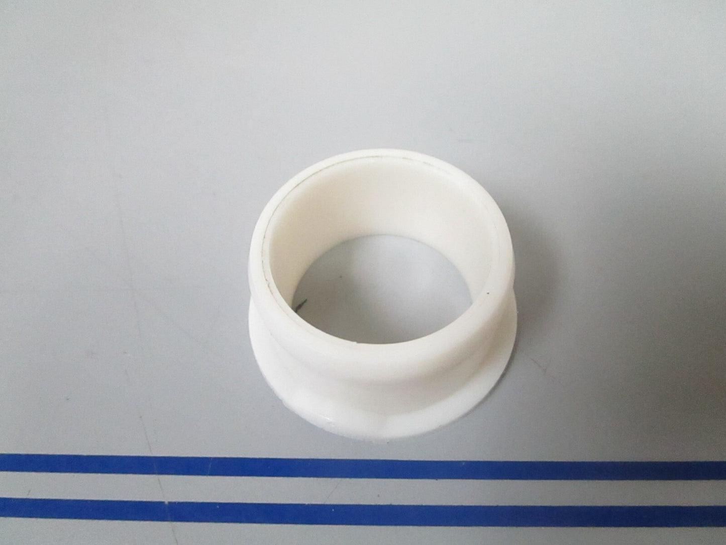*NEW OEM* 0720 Volvo Penta Bushing 854705