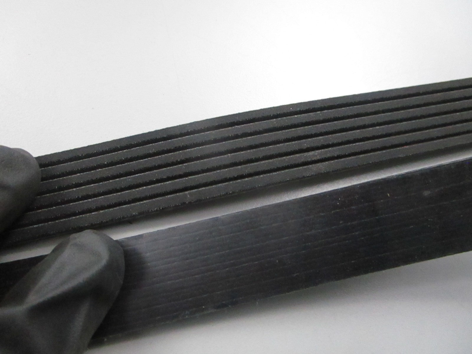NEW K060420 Gates Micro-V Serpentine Belt 0810