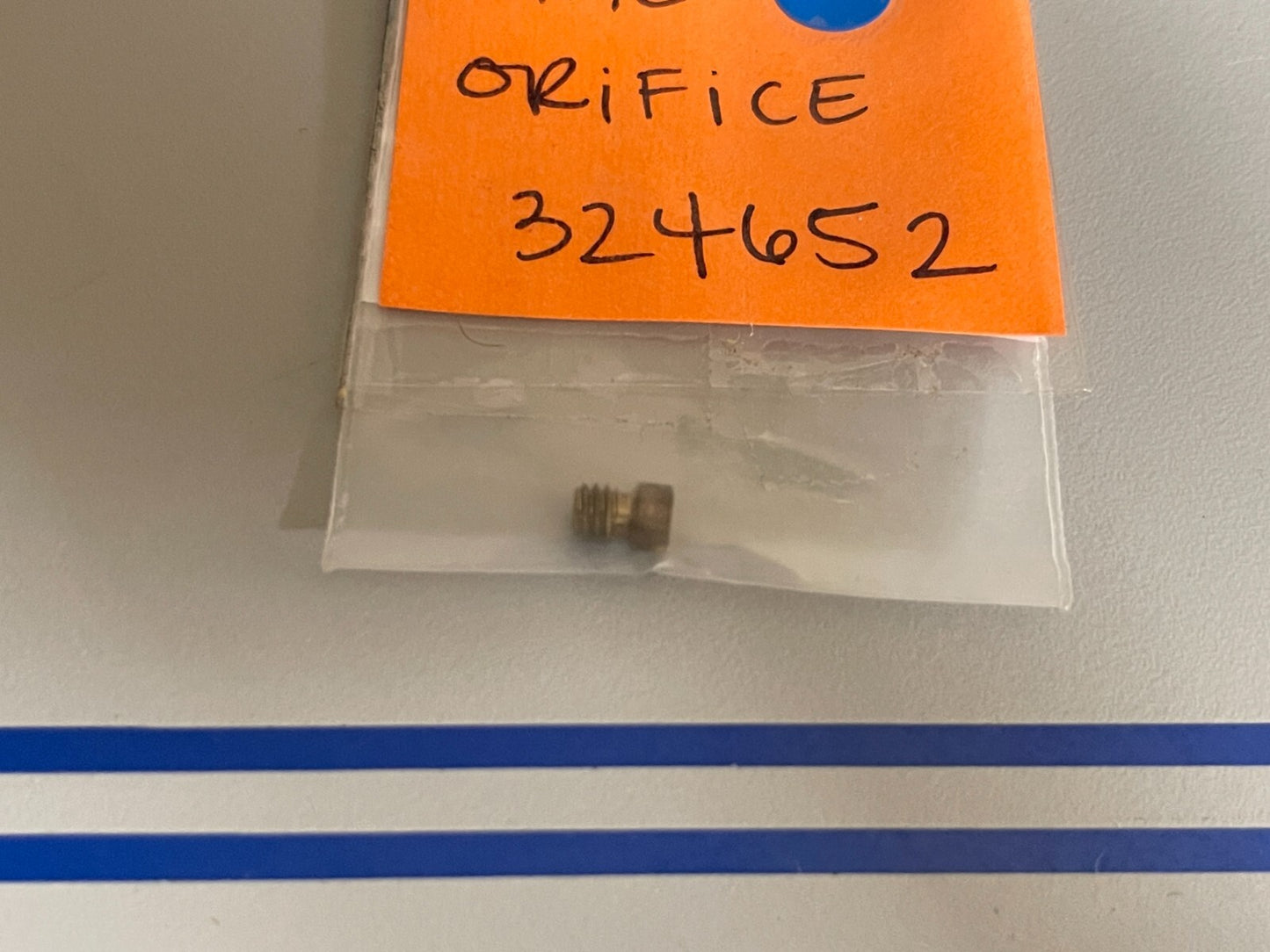 *NEW OEM* 0810 OMC Johnson Evinrude Orifice 324652 0324652