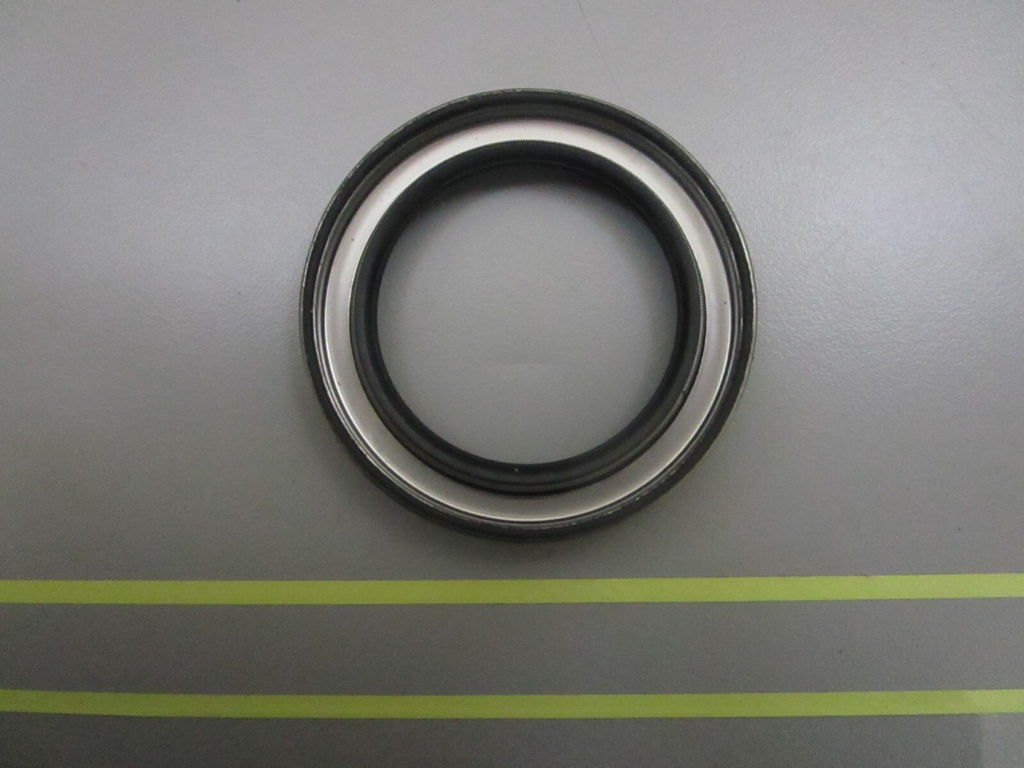 *NEW OEM* 0810 OMC Johnson Evinrude Seal 981195 0981195