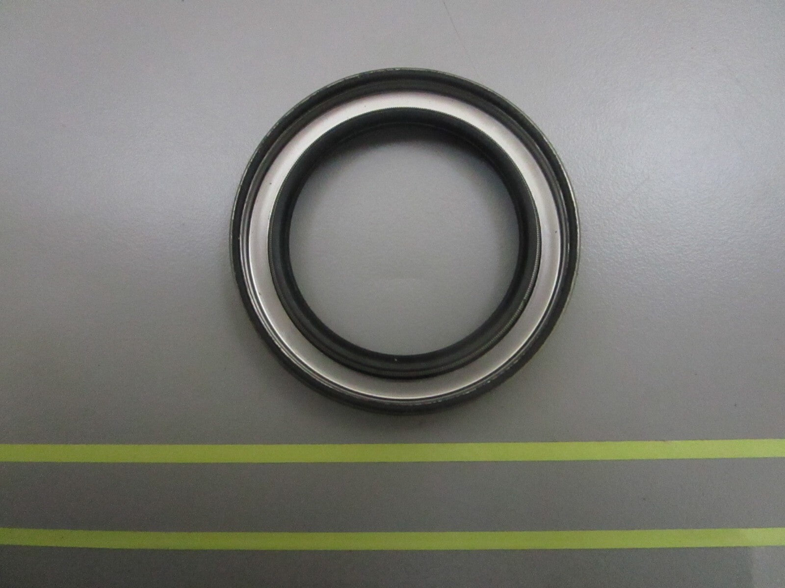 *NEW OEM* 0810 OMC Johnson Evinrude Seal 981195 0981195