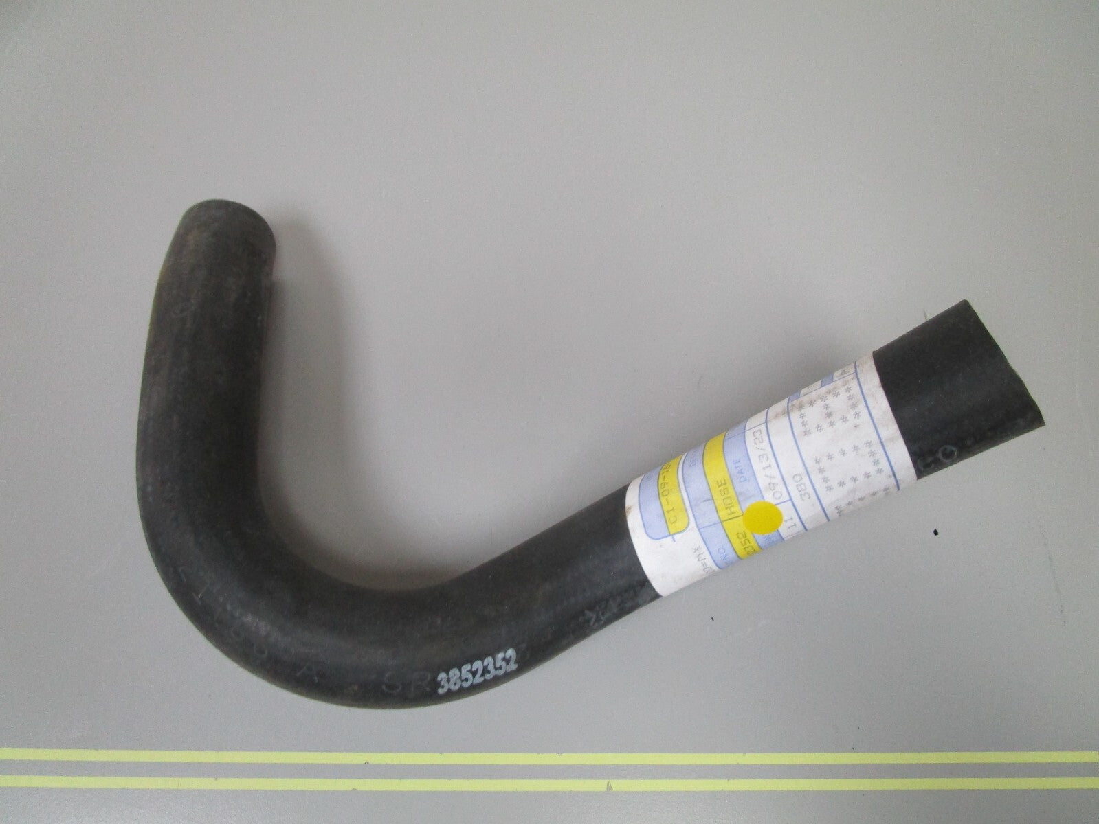 *NEW OEM* 0720 OMC Johnson Evinrude Volvo Hose 3852352