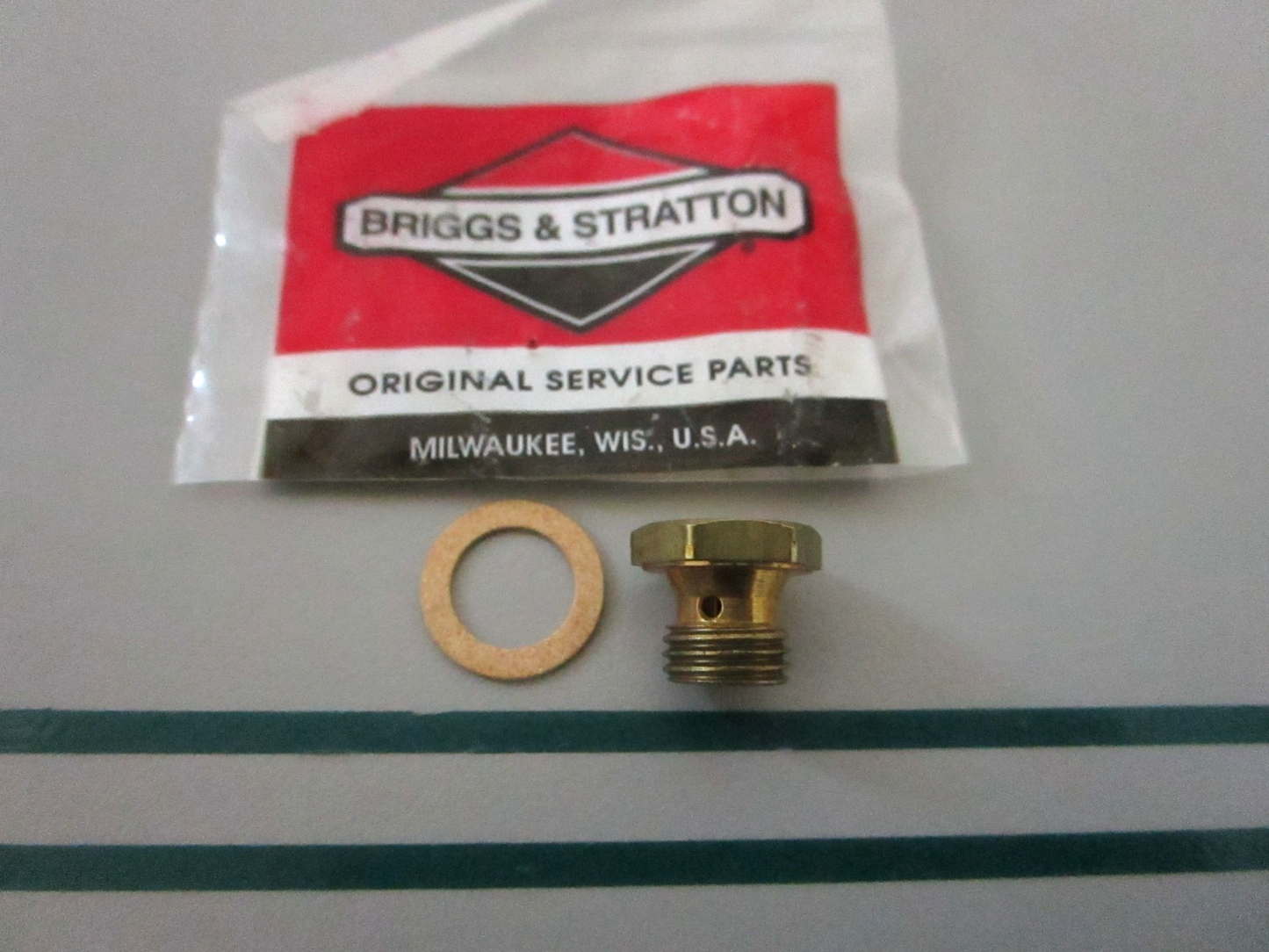 NEW OEM 493763 Briggs & Stratton Fuel Bowl Screw Kit 0810