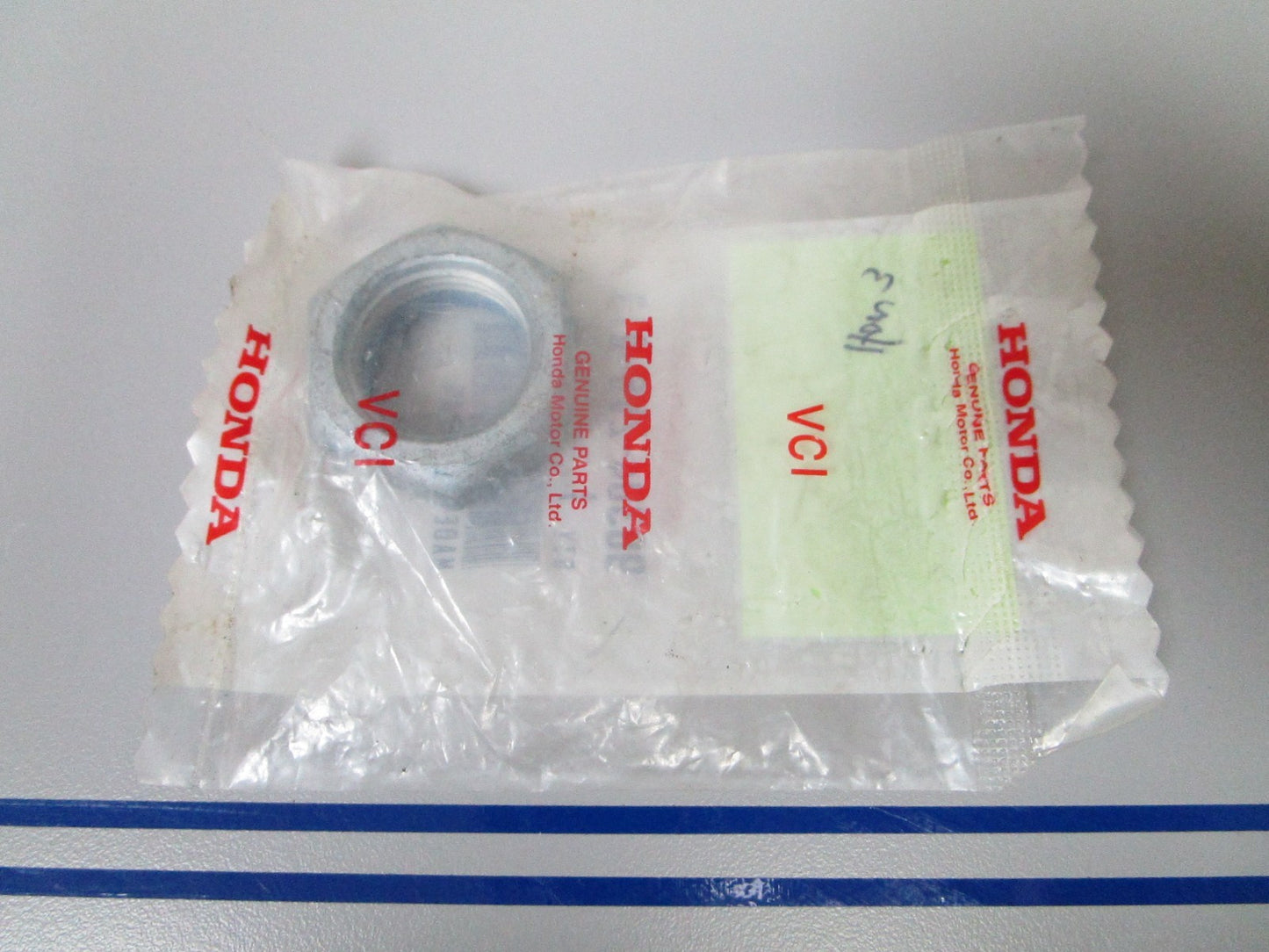 NEW OEM 90304-ZV5-013 Honda Nut 0720