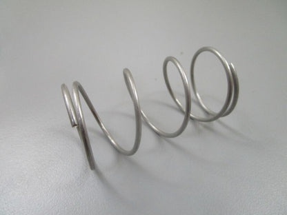 *NEW OEM* 0770 OMC Johnson Evinrude Spring 204913 0204913