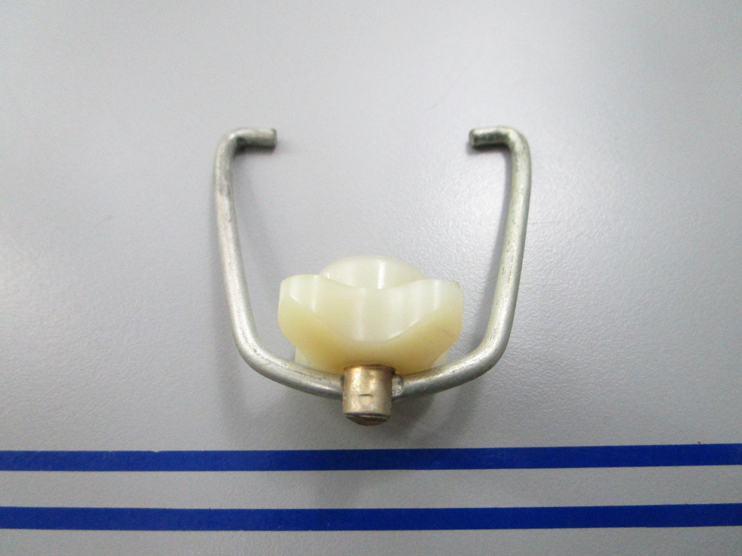 *NEW OEM* 0810 OMC Johnson Evinrude Yoke & Nut 377600 0377600