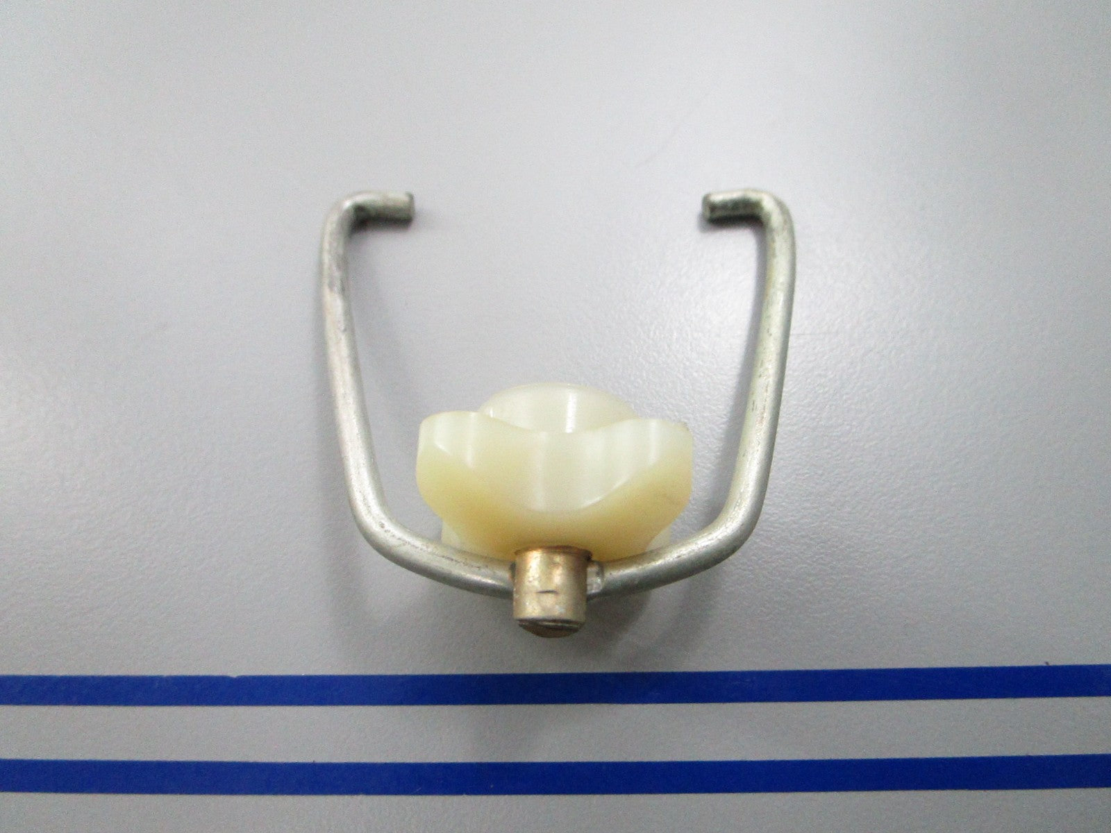 *NEW OEM* 0810 OMC Johnson Evinrude Yoke & Nut 377600 0377600