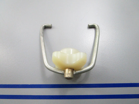 *NEW OEM* 0810 OMC Johnson Evinrude Yoke & Nut 377600 0377600