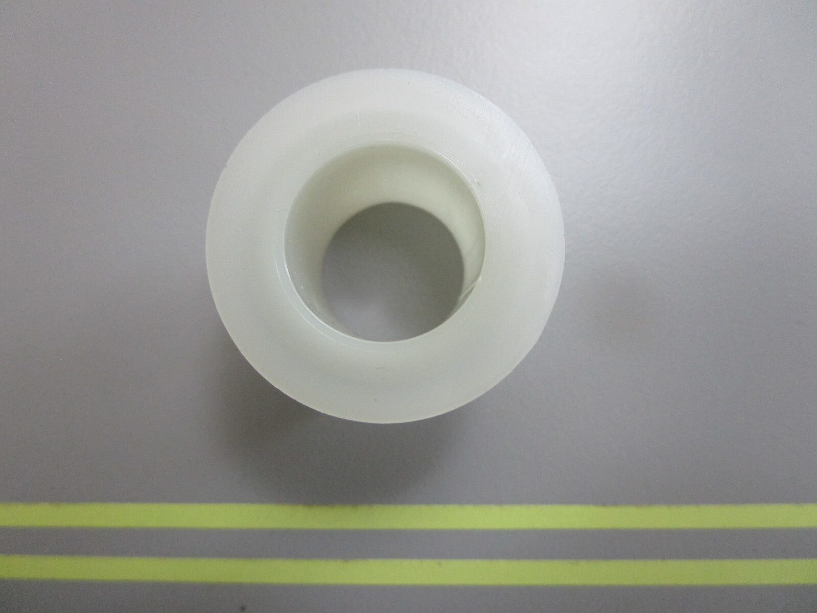 *NEW OEM* 0810 Volvo Penta Bushing 853223