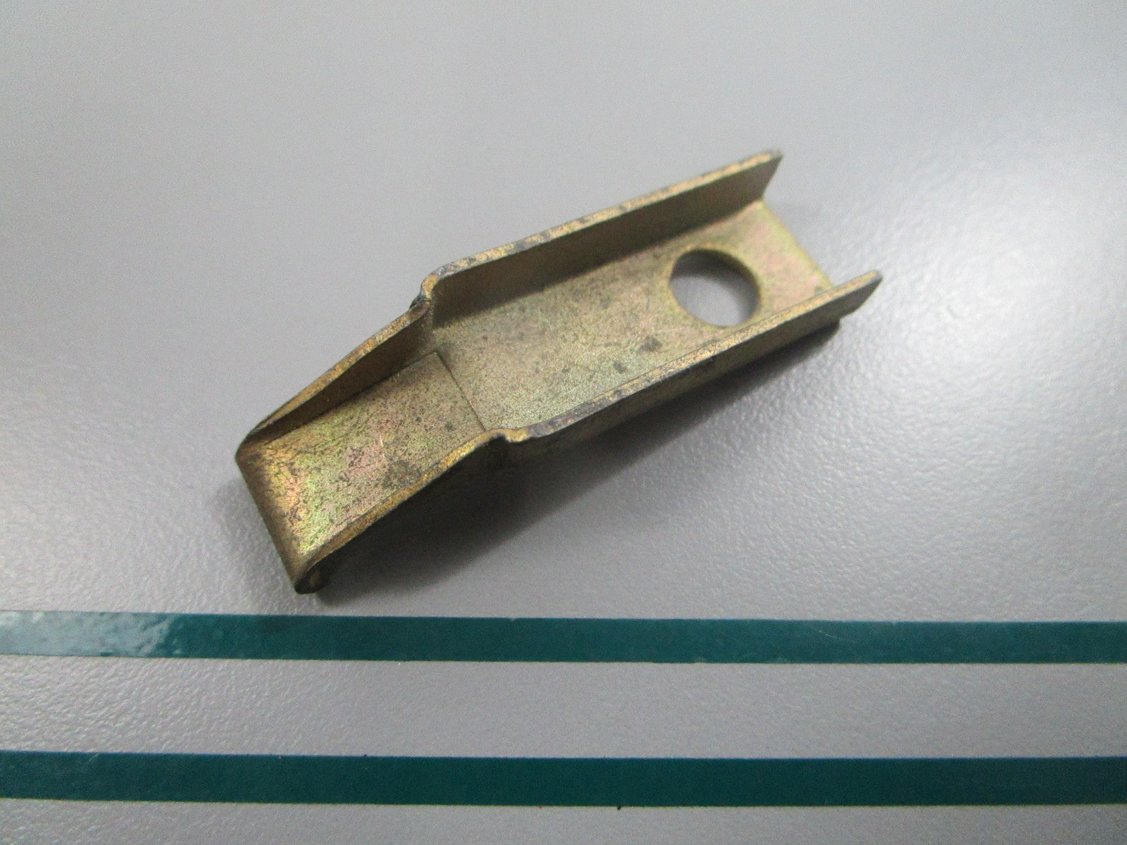NEW OEM 203420 0203420 OMC Johnson Evinrude Latch Hook 0810