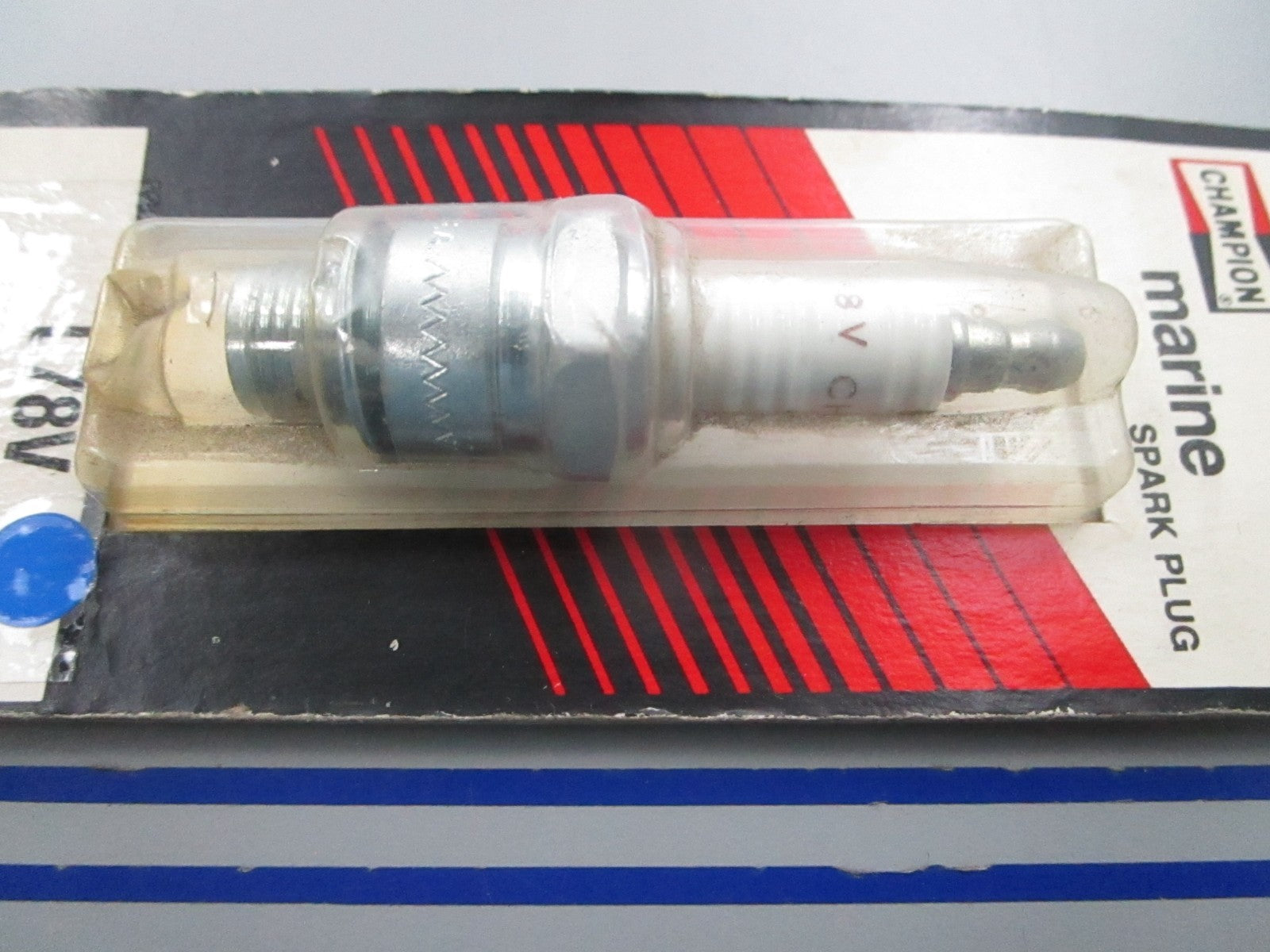 NEW L78V Champion Spark Plug 0810