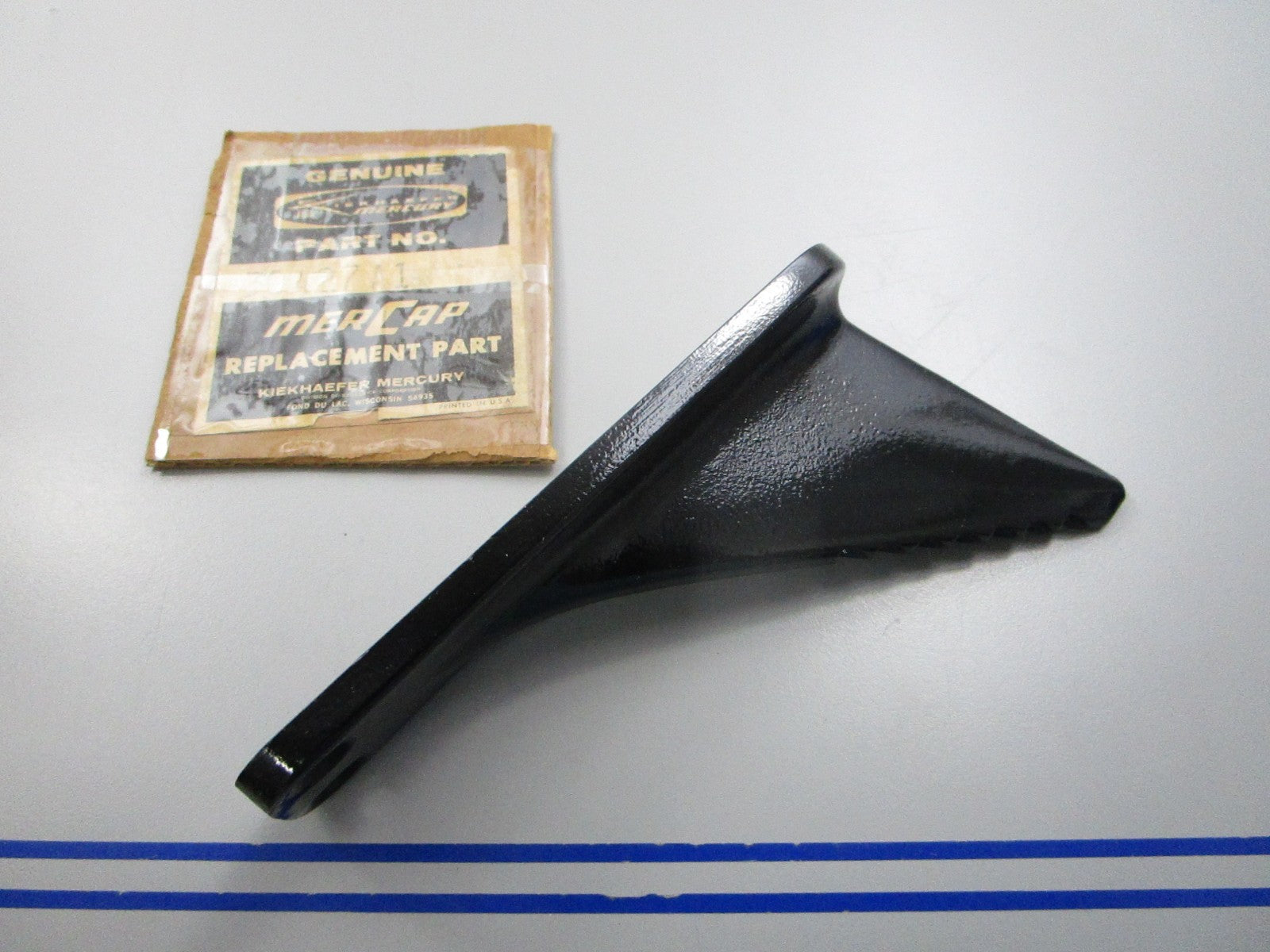 NEW OEM 30427A1 Mercury Quicksilver Water Pick-Up Vent 0810