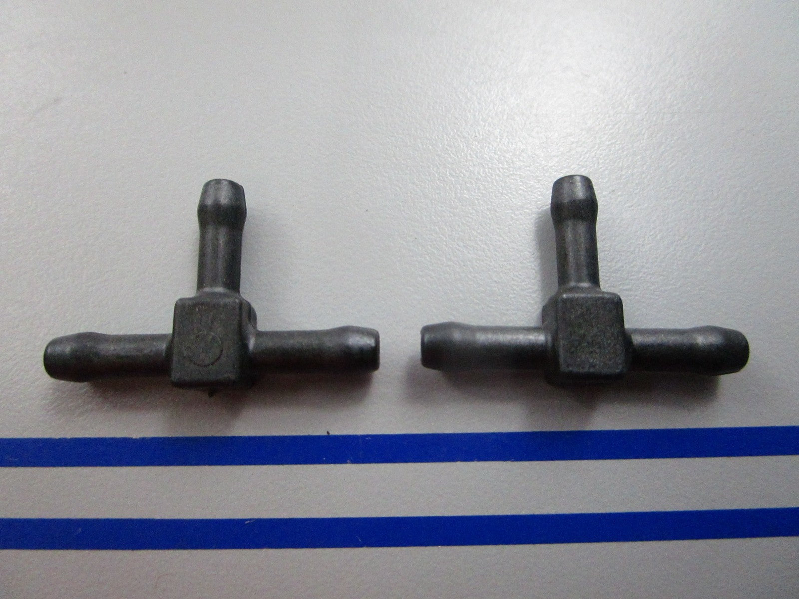 NEW OEM (LOT OF 2) 313537 0313537 OMC Johnson Evinrude Tee Fitting 0810