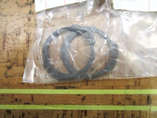 *NEW OEM* (LOT OF 2) 0750 Volvo Penta SNAP RING 914462