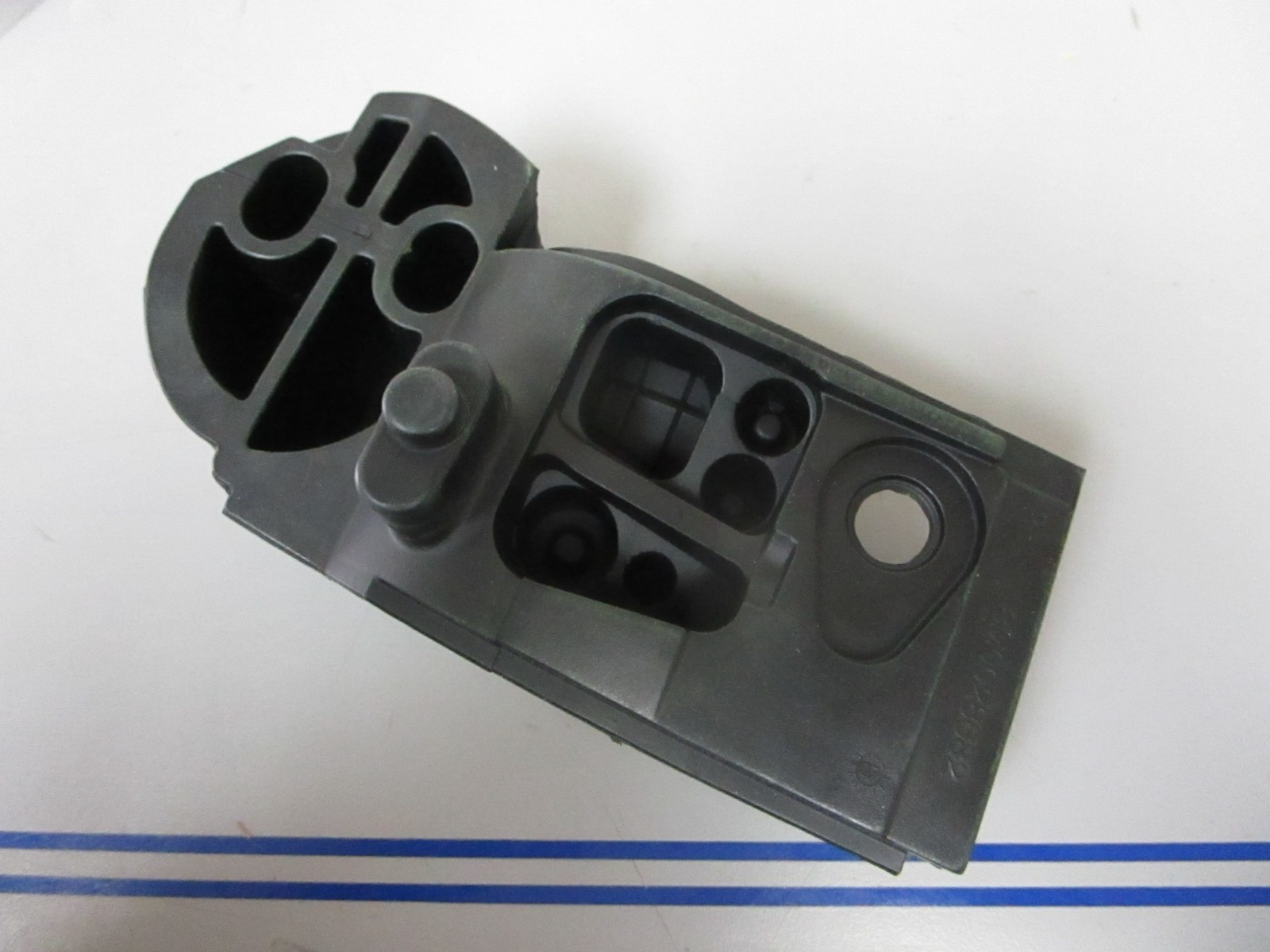 *NEW OEM* 0720 Mercury Quicksilver Grommet 25-8M0028682