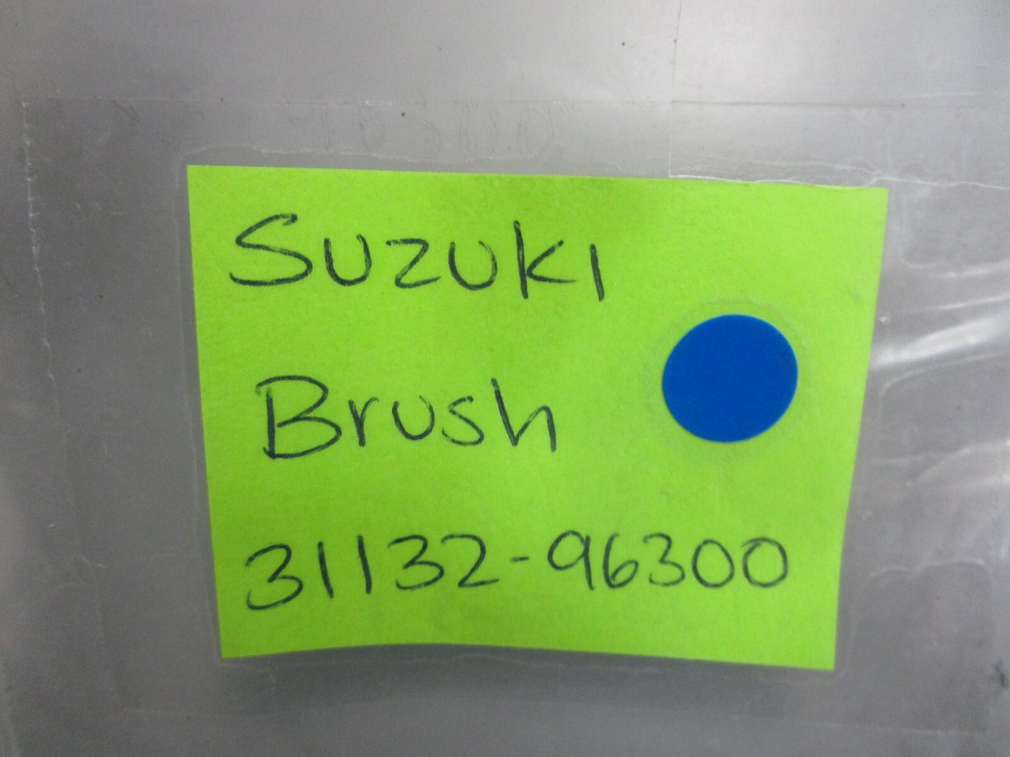 *NEW OEM* 0810 Suzuki Brush 31132-96300