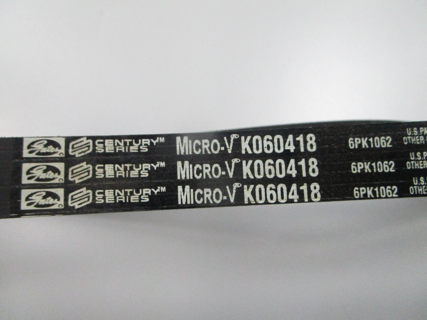 NEW K060418 Gates Micro-V Serpentine Belt 0810