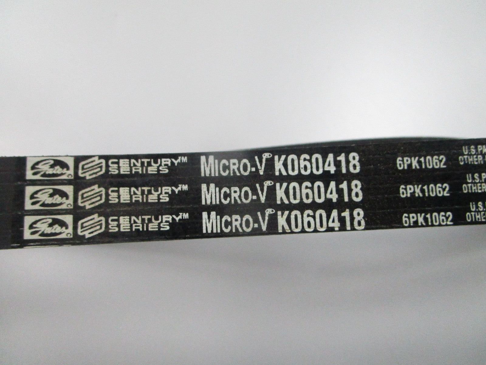 NEW K060418 Gates Micro-V Serpentine Belt 0810