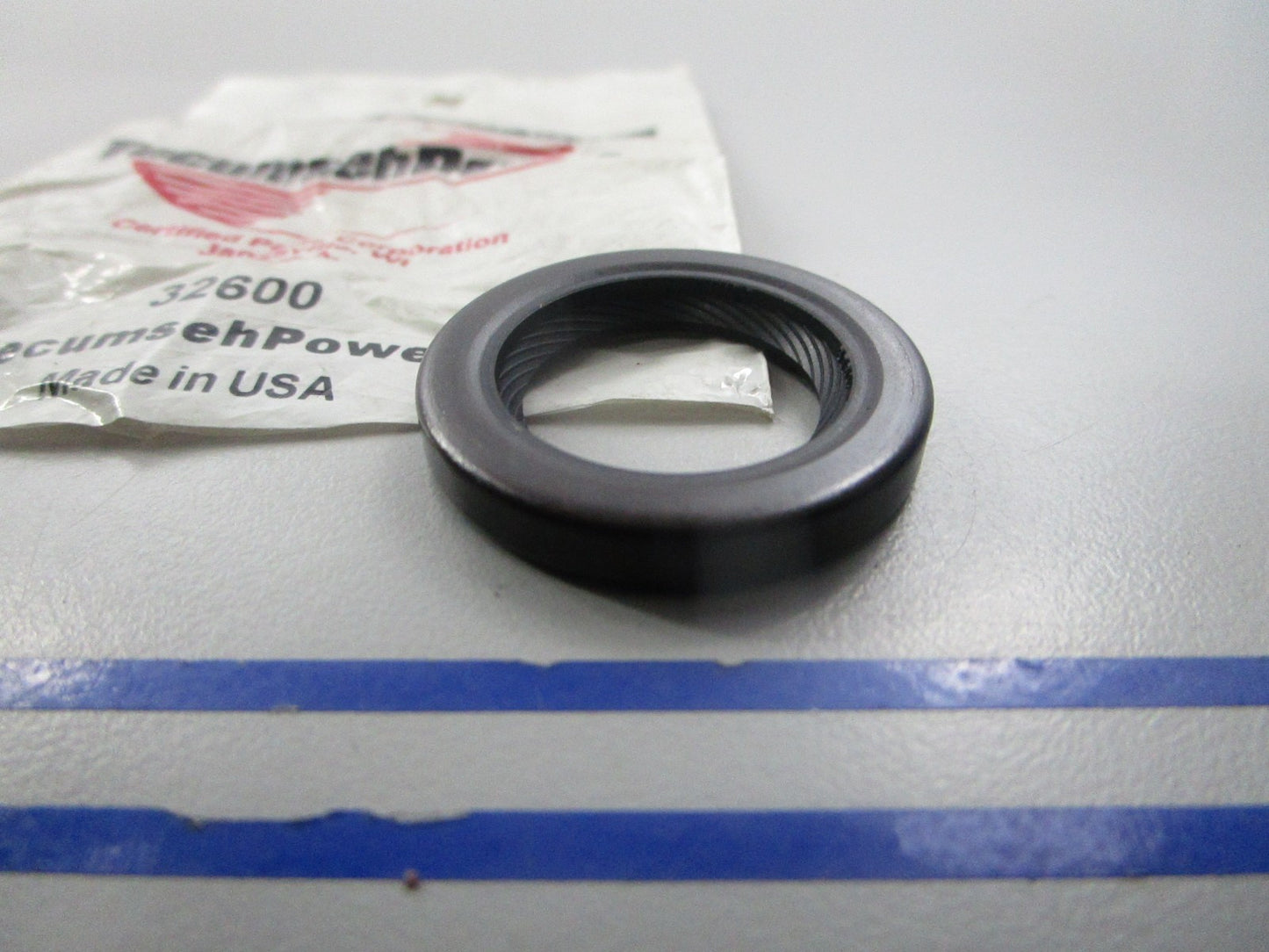 NEW OEM 32600 Tecumseh Oil Seal 0810