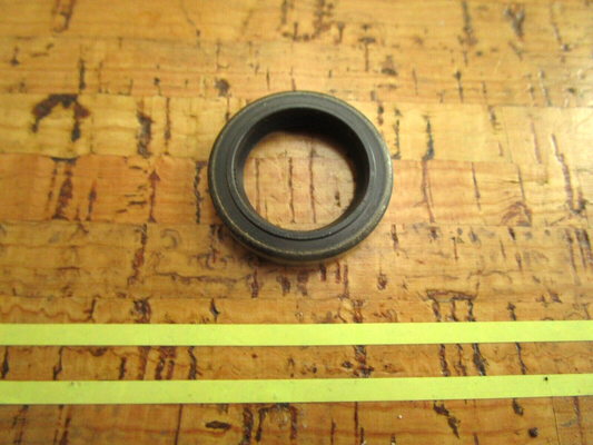 *NEW OEM* 0750 OMC Johnson Evinrude OIL RETAINER 321466 0321466