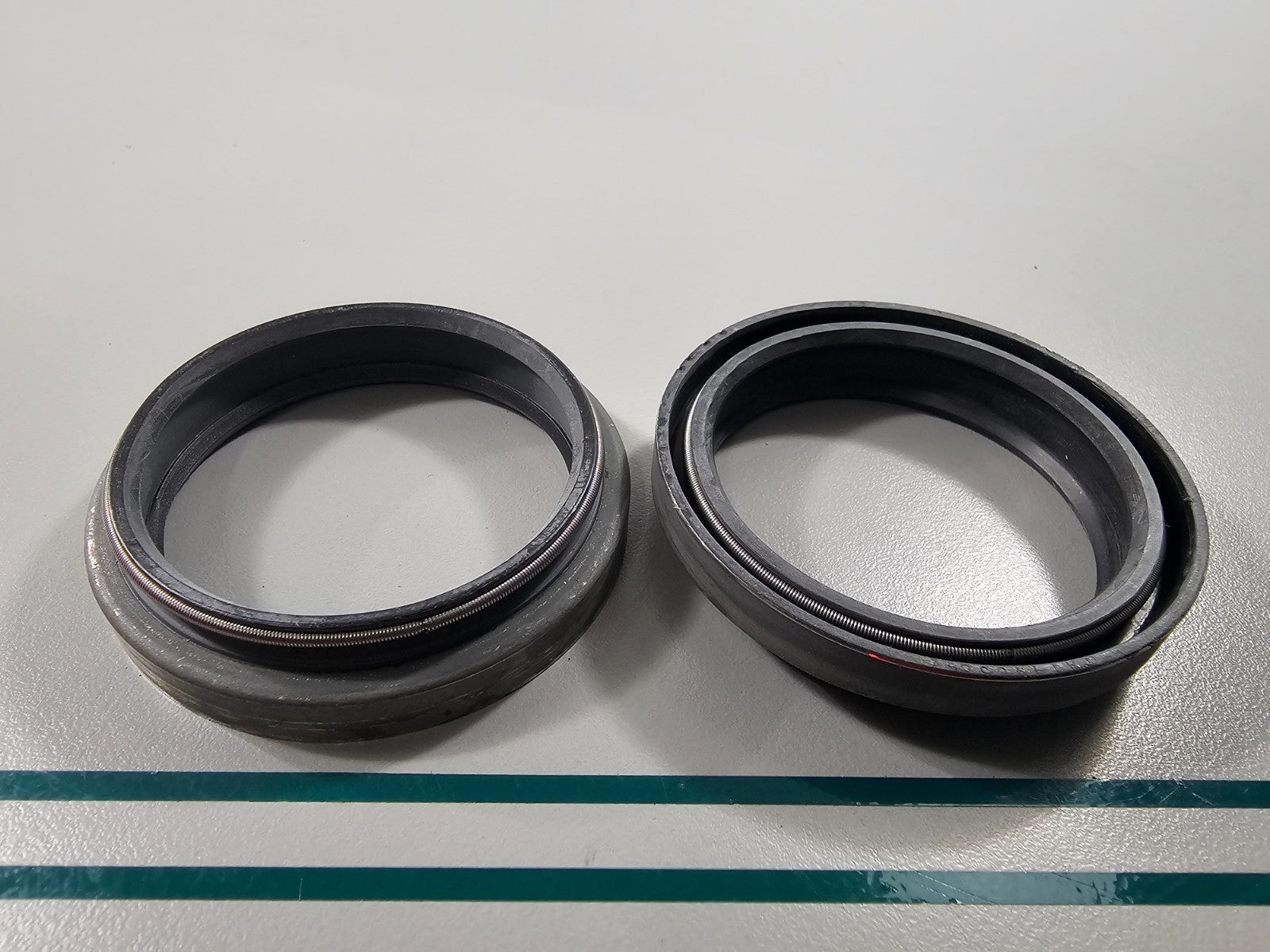 NEW OEM (LOT OF 2) 911685 0911685 OMC Johnson Evinrude Seal 0810