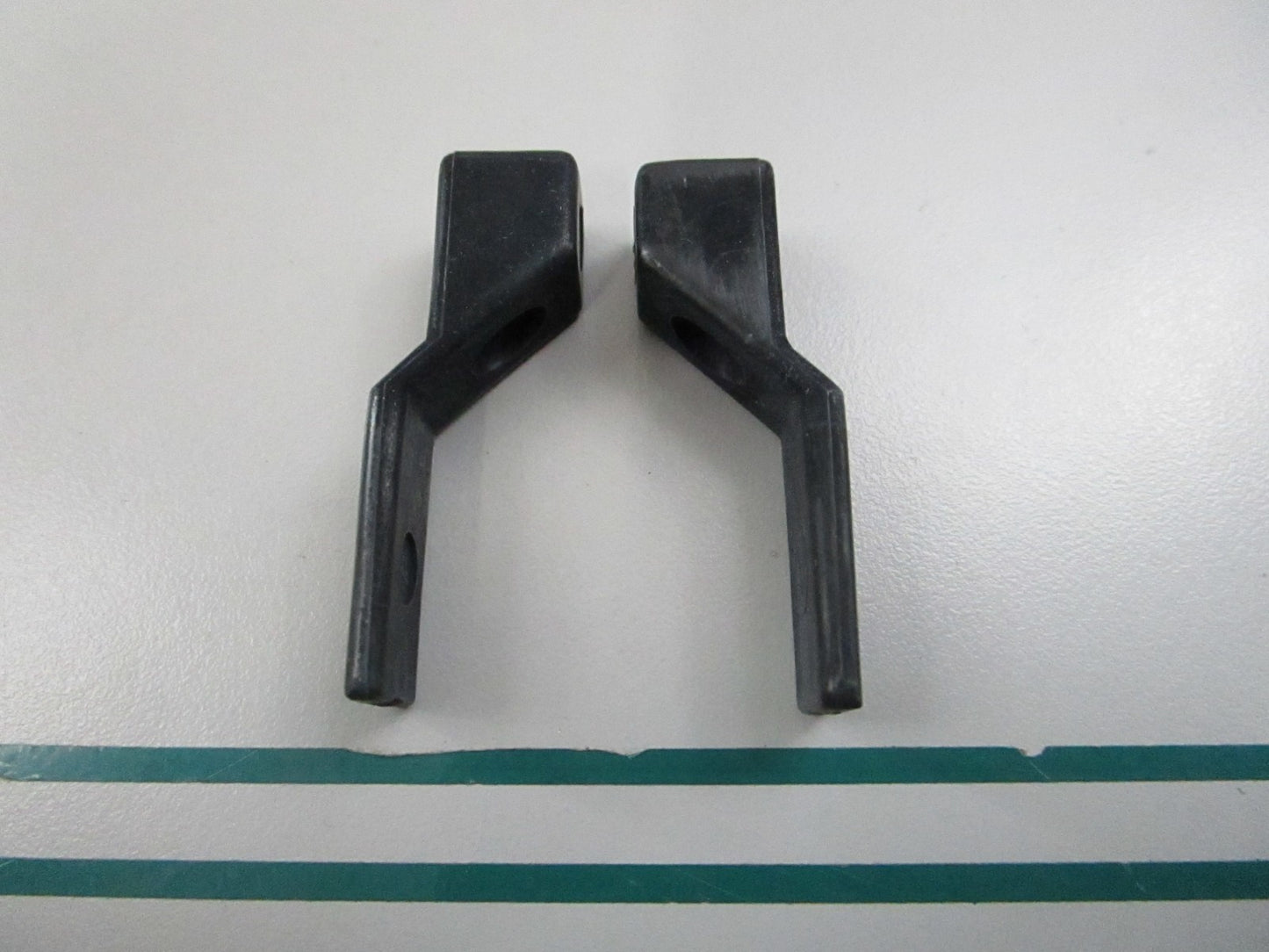 NEW OEM (LOT OF 2) 324584 0324584 OMC Johnson Evinrude Spacer 0810