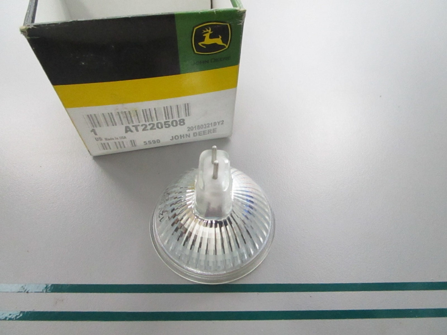 NEW OEM AT220508 John Deere Light Bulb 0810