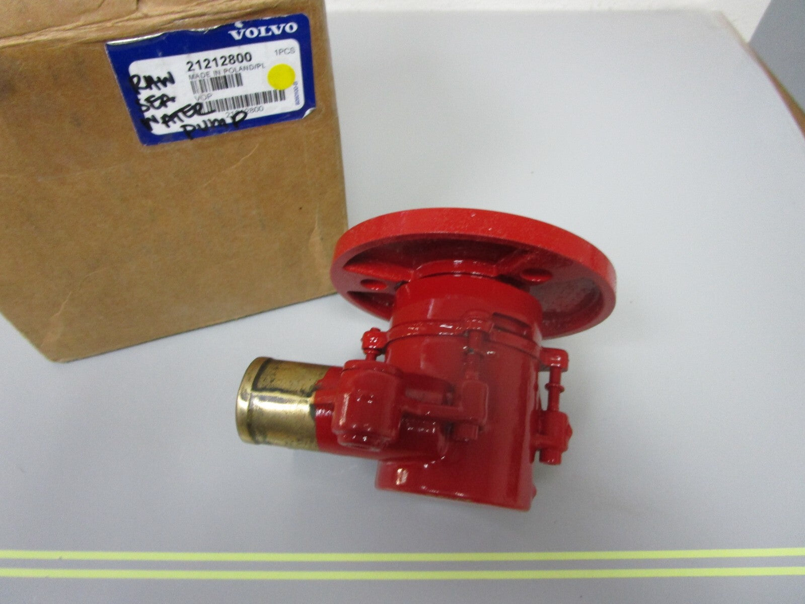 *NEW OEM* 0720 Volvo Penta Raw Sea Water Pump 21212800
