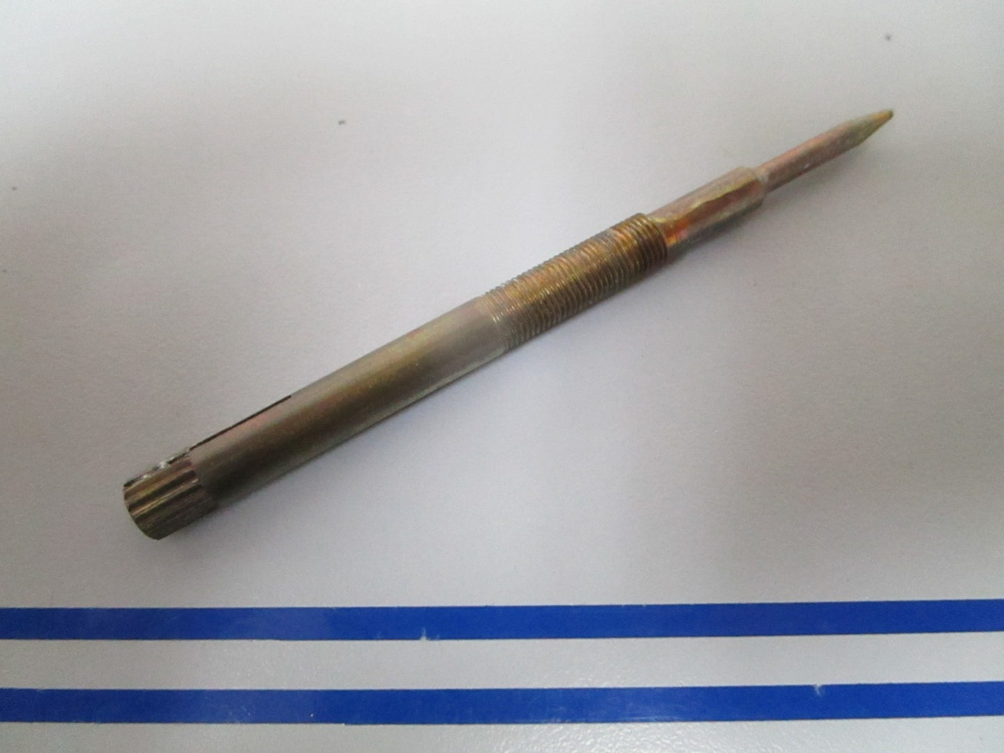 NEW OEM 204426 0204426 OMC Johnson Evinrude Needle Valve 0810