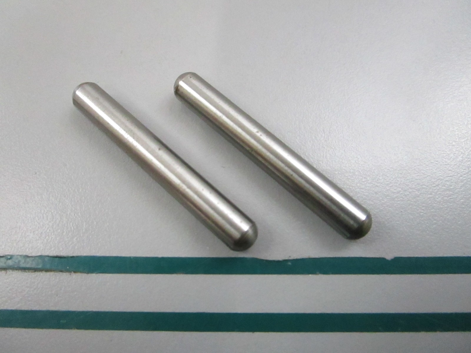NEW OEM (LOT OF 2) 320145 0320145 OMC Johnson Evinrude Pin 0810