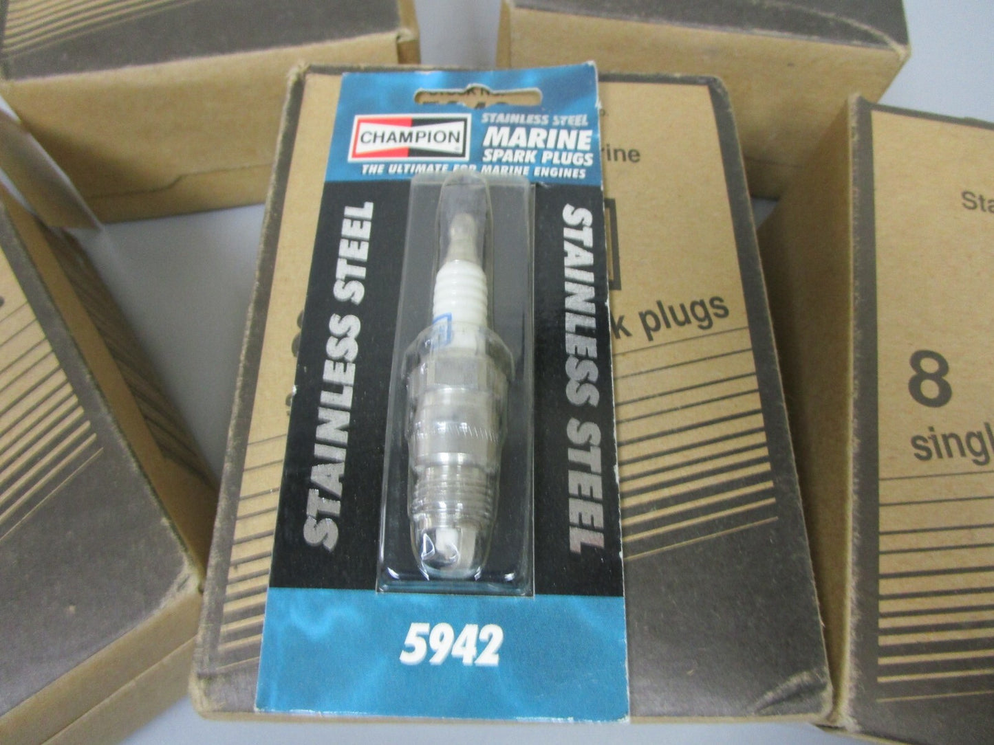 *NEW OEM* (LOT OF 40) 0720 Champion Spark Plug 5942